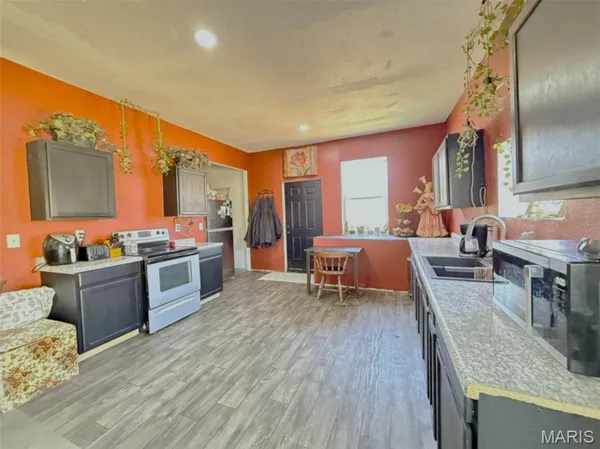 $750,000 | 30651 Marigold Drive, Lebanon, MO 65536