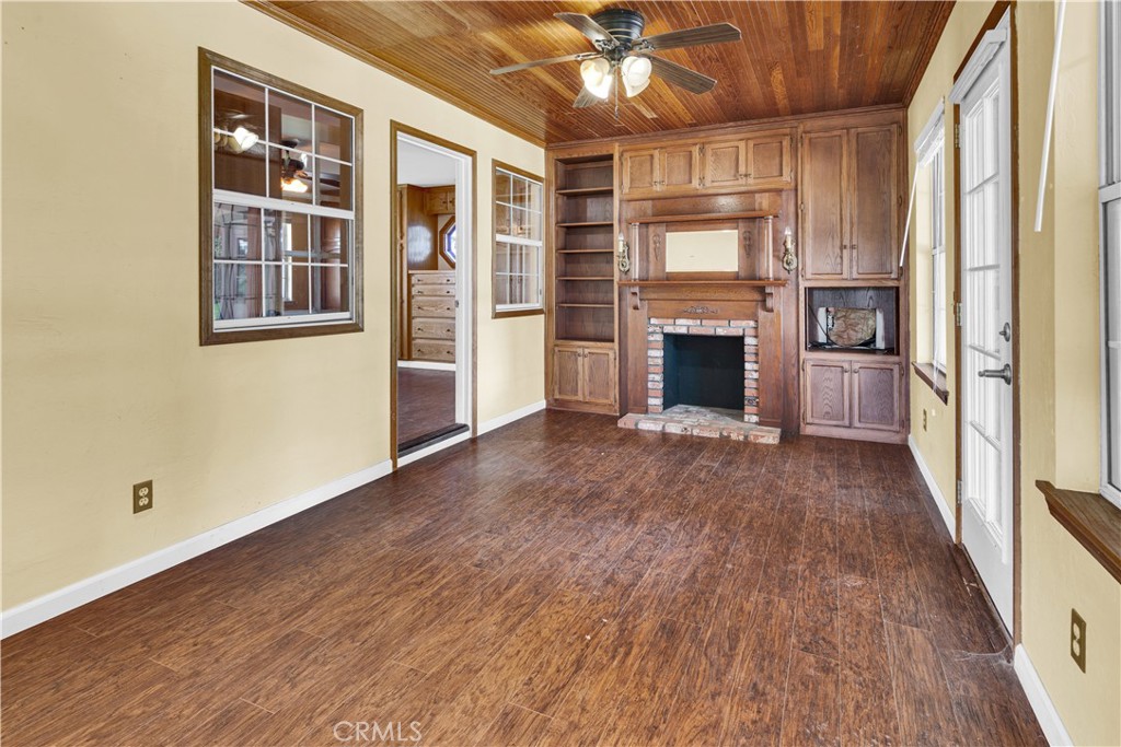 8670 Santa Rosa Road Atascadero, CA 93422 - Photo 23 of 54 Den area - Can be used as a 3rd bedroom.