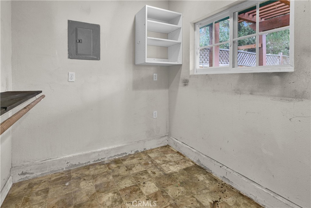 8670 Santa Rosa Road Atascadero, CA 93422 - Photo 51 of 54 Closet space in salon