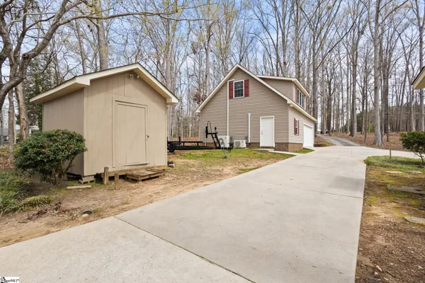 $796,000 | 351 Ridgewood Drive, Waterloo, SC 29384
