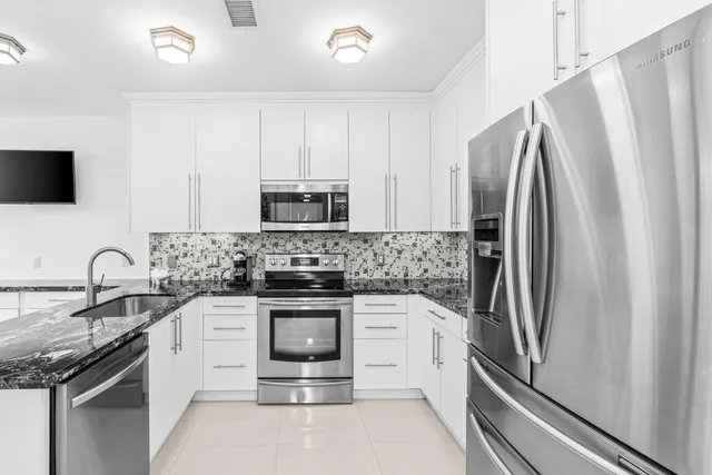 $859,000 | 16898 Isle Of Palms Drive, Unit D, Delray Beach, FL 33484