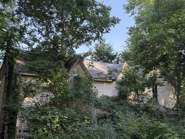 $174,900 | 1701 Errel Dowlen Road, Pleasant View, TN 37146
