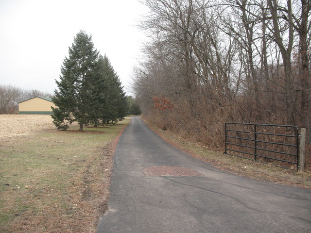 3040 East Spring Road Mazon, IL 60444 - Photo 3 of 25