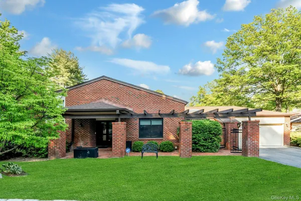 $2,950,000 | 177 Gannet Court, Unit BELAIRE, Manhasset, NY 11030