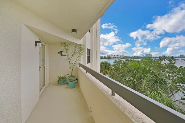 $11,000 | 19800 Sandpointe Bay Drive, Unit 512, Tequesta, FL 33469