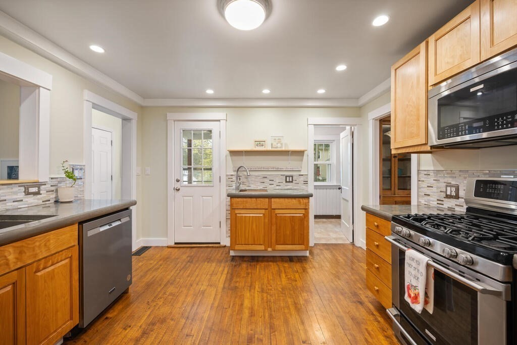 56 Thompson Street Maynard, MA 01754 - Photo 17 of 38 Gallery Image 17