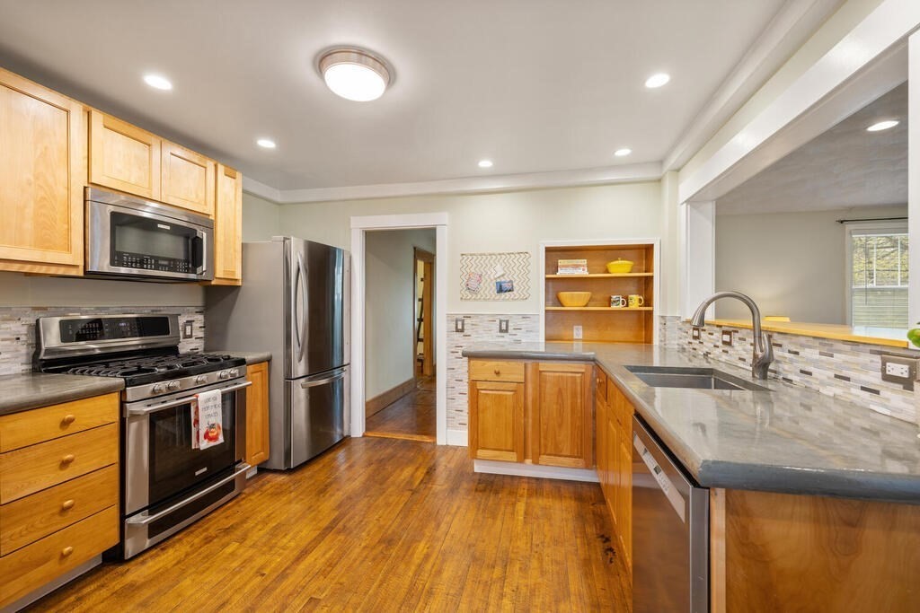 56 Thompson Street Maynard, MA 01754 - Photo 7 of 38 Gallery Image 7