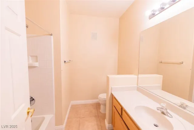 $1,295 | 7127 South Durango Drive, Unit 211, Las Vegas, NV 89113