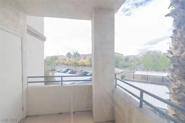 $1,295 | 7127 South Durango Drive, Unit 211, Las Vegas, NV 89113