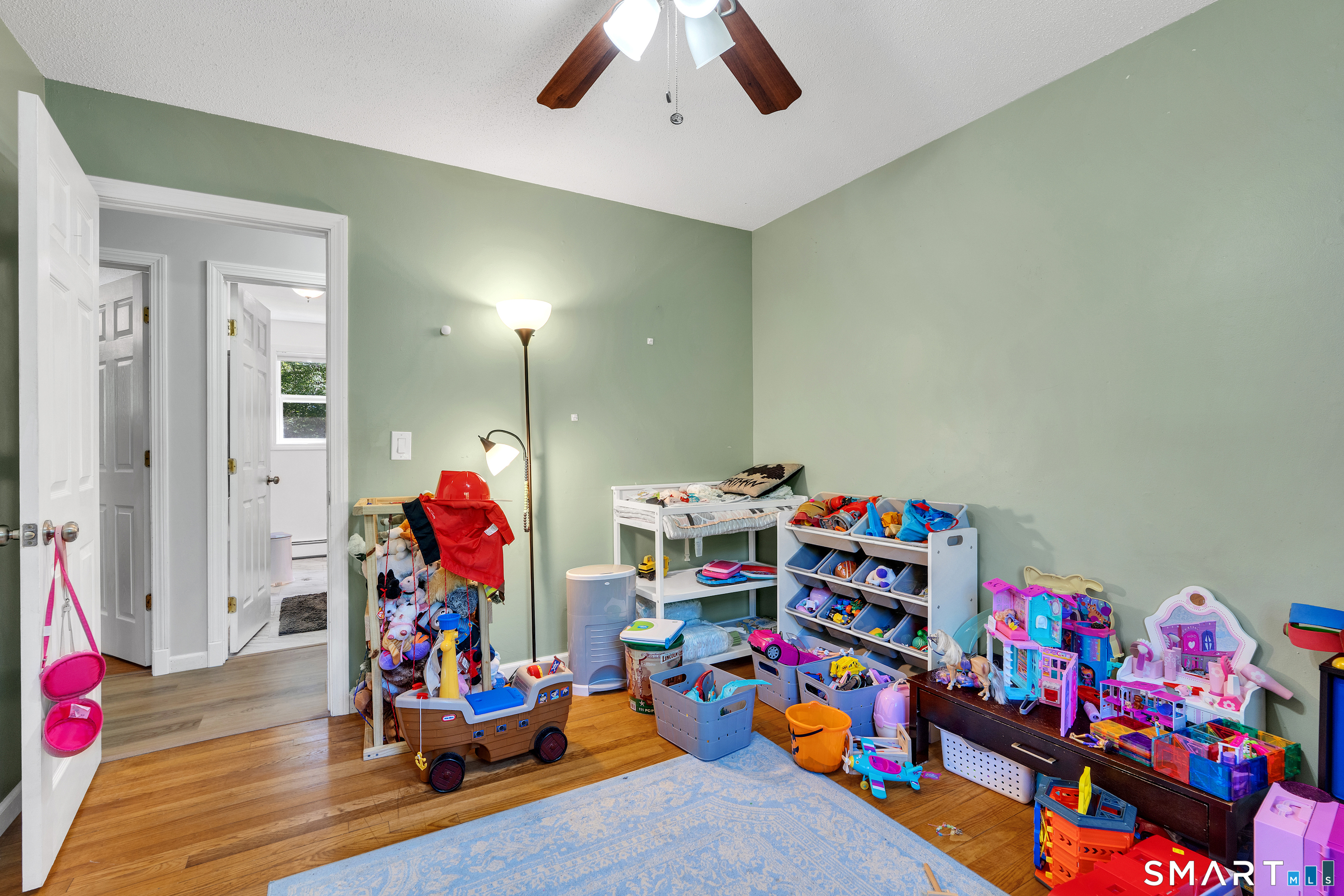 1455 Old Colchester Road Montville, CT 06370 - Photo 20 of 35