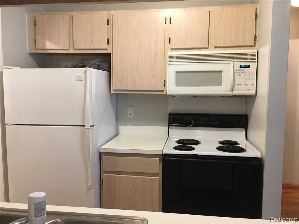 22040 Cape Cod Way, Unit 4 Farmington, MI 48336 - Photo 13 of 31