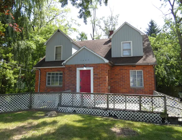 $119,900 | 1627 Ogden Avenue, Benton Harbor, MI 49022