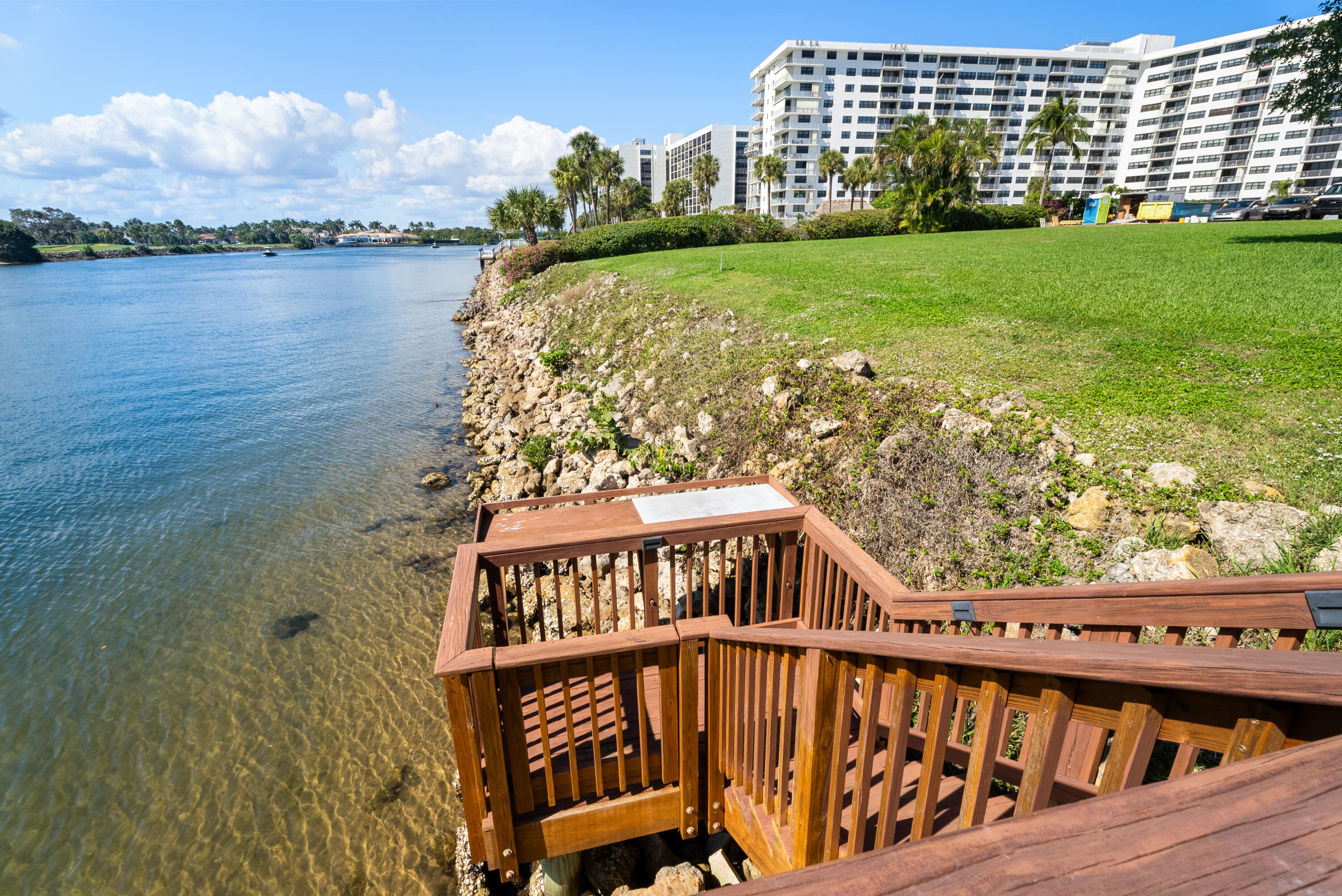 300 Golfview Road, Unit 503 North Palm Beach, FL 33408 - Photo 34 of 40 DSC05745