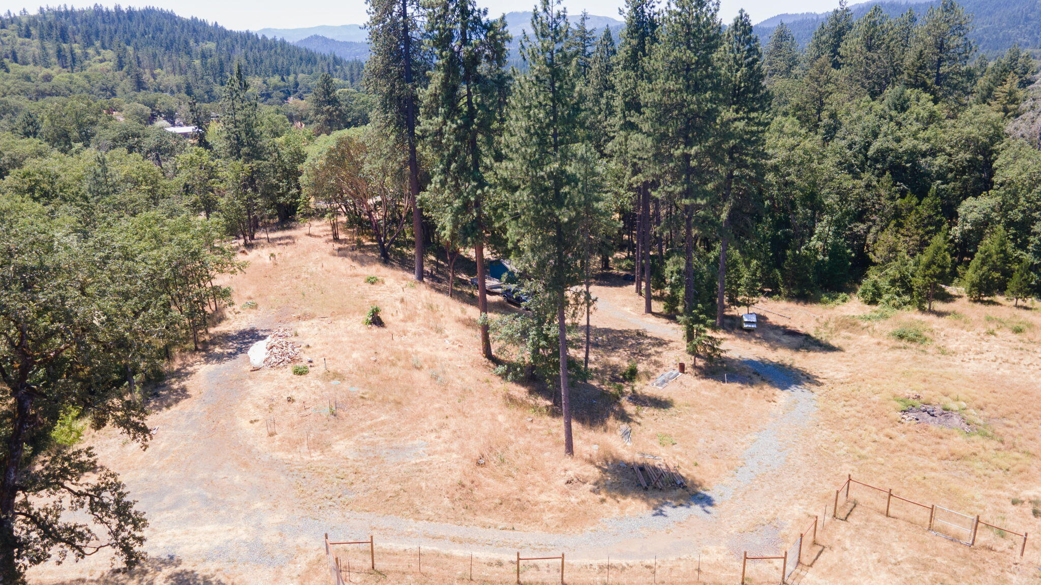 6060 Hugo Road Grants Pass, OR 97526 - Photo 18 of 21 18