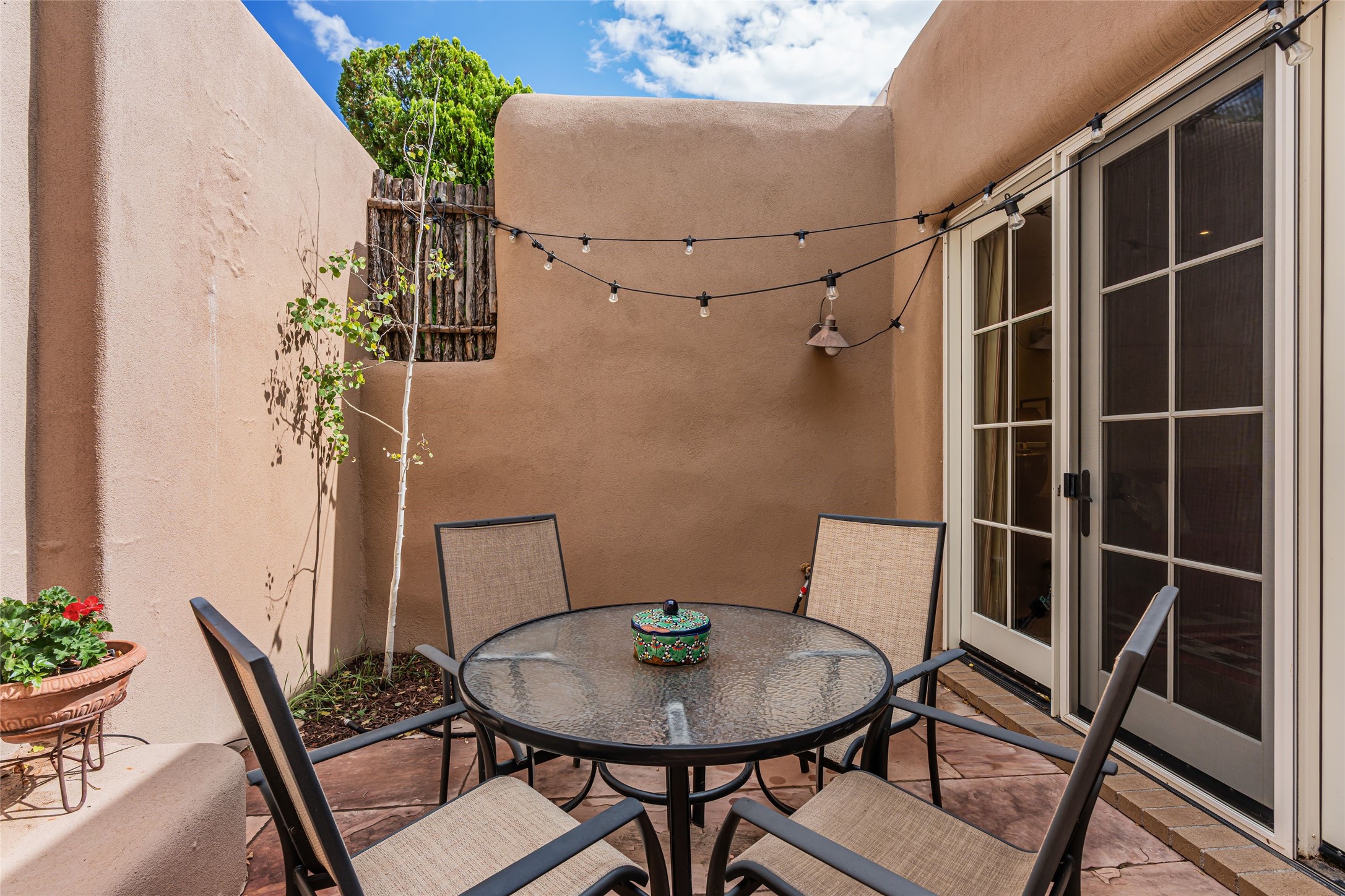 1 Cerro Gordo Road, Unit B Santa Fe, NM 87501 - Photo 21 of 25 Living room patio...