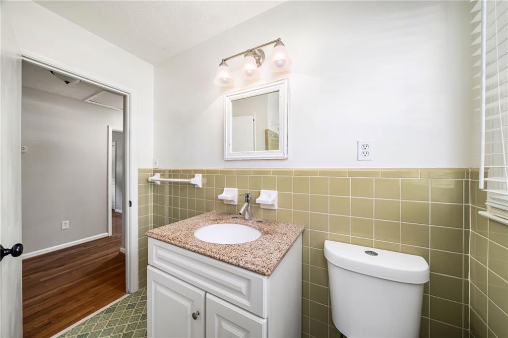 641 Gordon Combs Road Northwest Marietta, GA 30064 - Photo 15 of 32