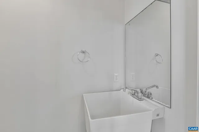 $725,000 | 42 Cliftwood Road, Palmyra, VA 22963