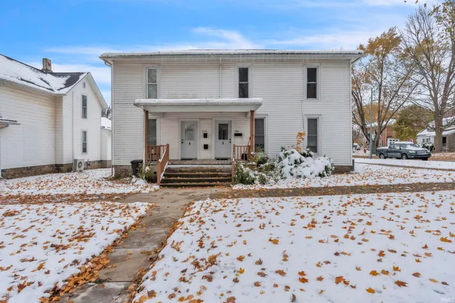 $200,000 | 215 North York Street, Albion, IN 46701