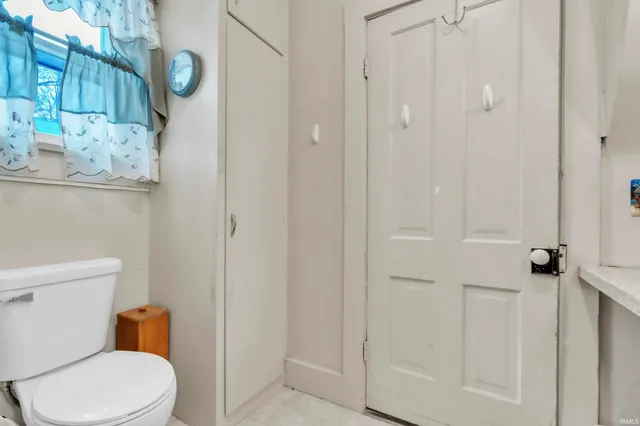 $200,000 | 215 North York Street, Albion, IN 46701