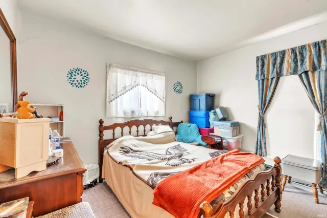 $200,000 | 215 North York Street, Albion, IN 46701