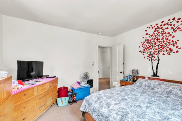 $200,000 | 215 North York Street, Albion, IN 46701