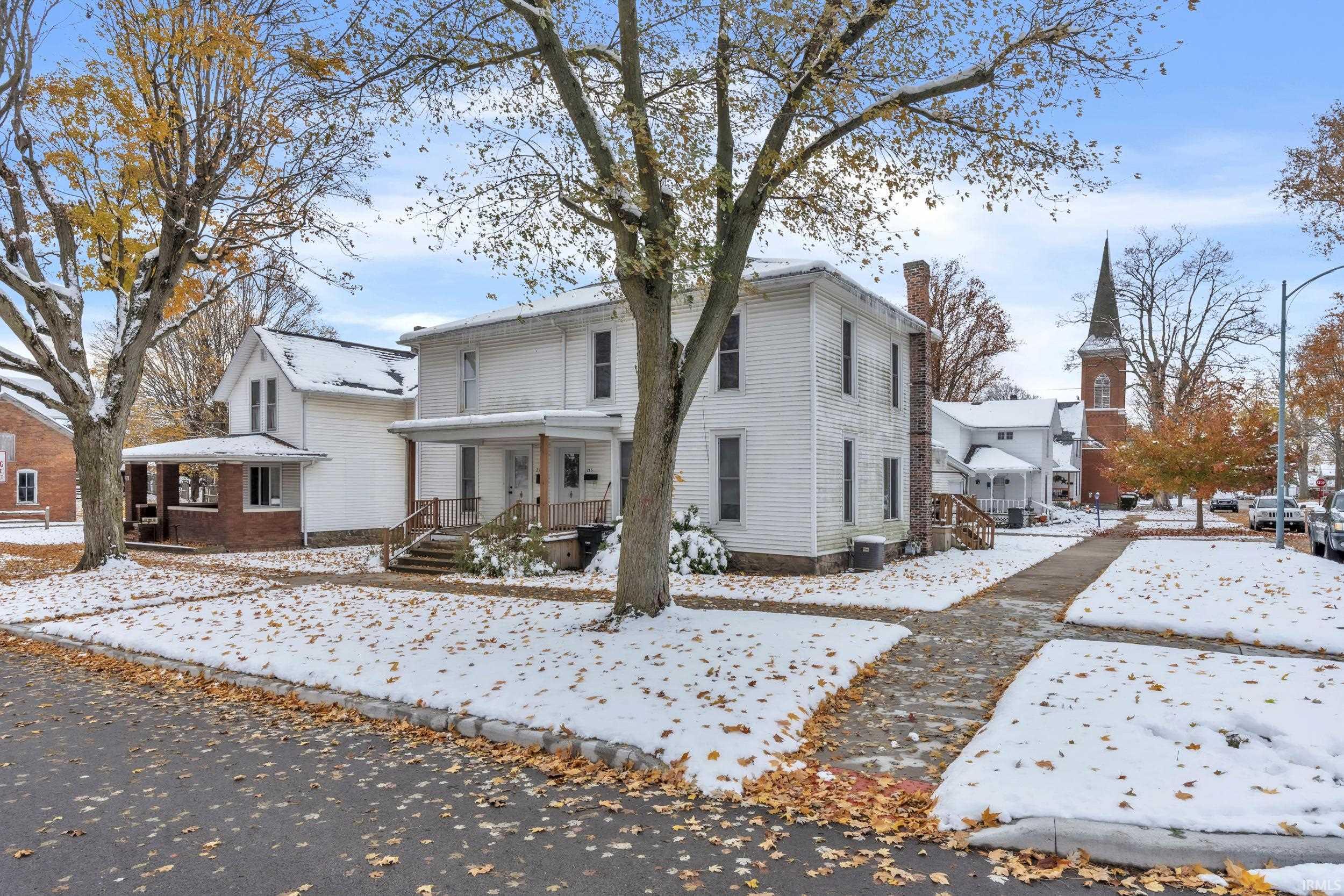 215 North York Street Albion, IN 46701 - Photo 4 of 36