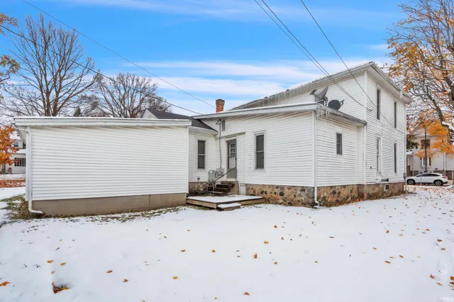 $200,000 | 215 North York Street, Albion, IN 46701