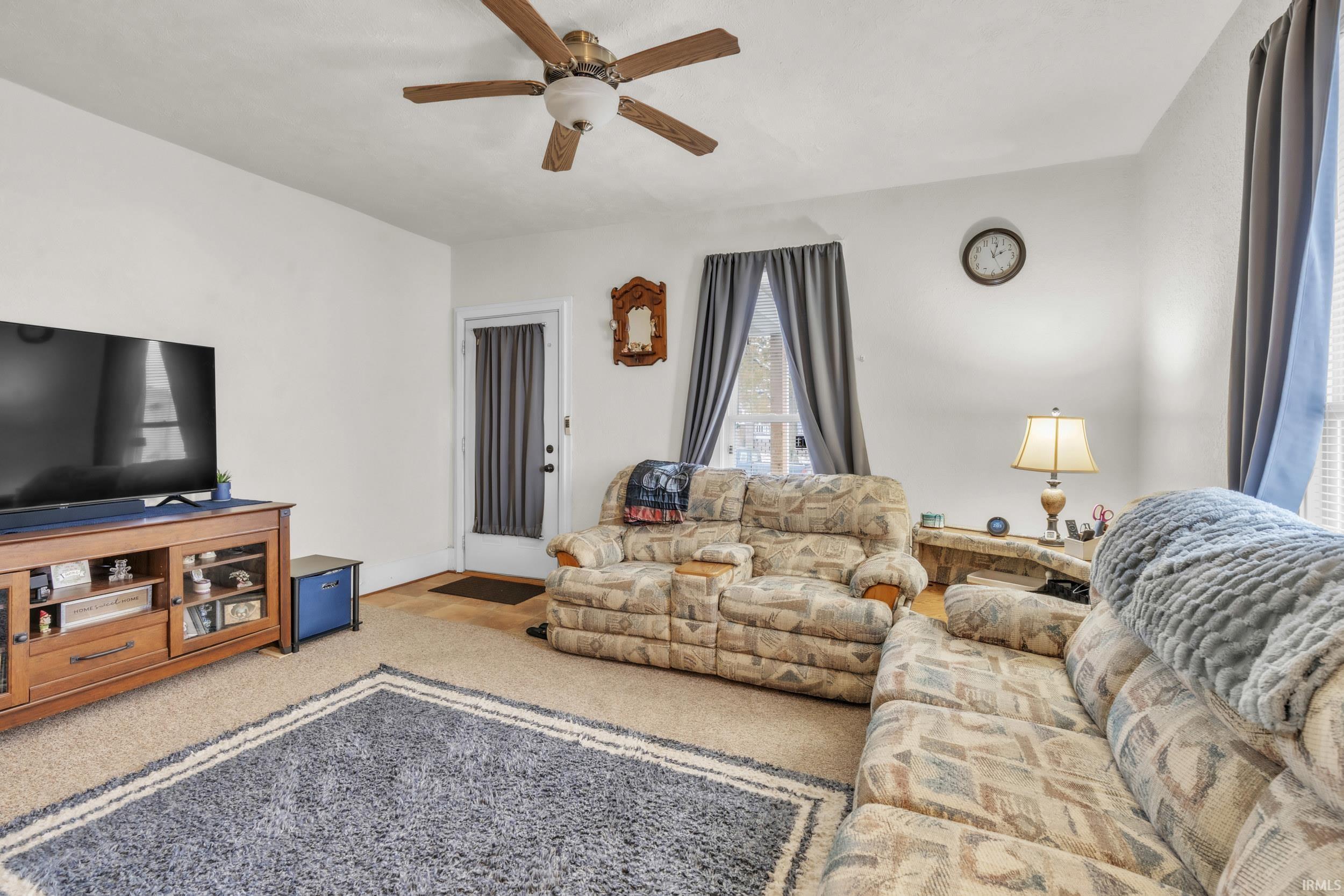 215 North York Street Albion, IN 46701 - Photo 7 of 36