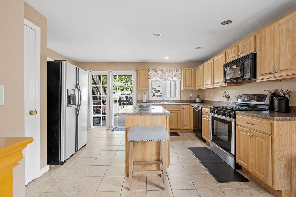 285 Killdeer Road Webster, MA 01570 - Photo 18 of 41 Gallery Image 18
