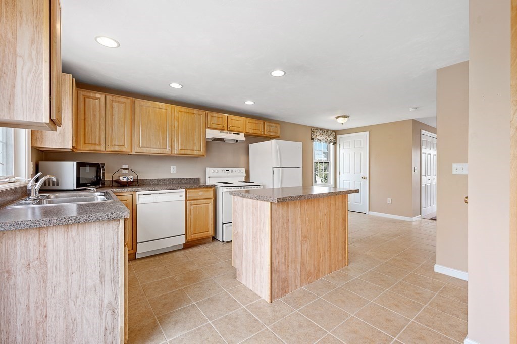 285 Killdeer Road Webster, MA 01570 - Photo 28 of 41 Gallery Image 28