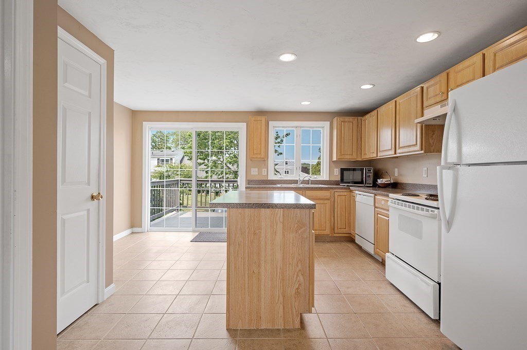 285 Killdeer Road Webster, MA 01570 - Photo 29 of 41 Gallery Image 29