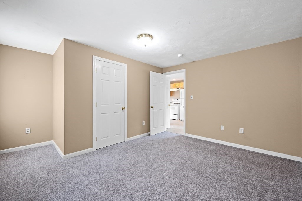 285 Killdeer Road Webster, MA 01570 - Photo 33 of 41 Gallery Image 33