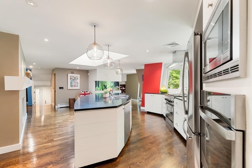 27 Wood Ridge Road Weston, MA 02493 - Photo 11 of 30