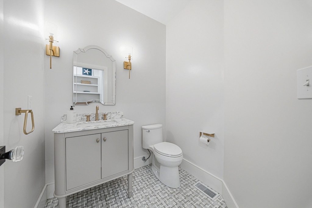 62 Claybrook Road Dover, MA 02030 - Photo 18 of 41