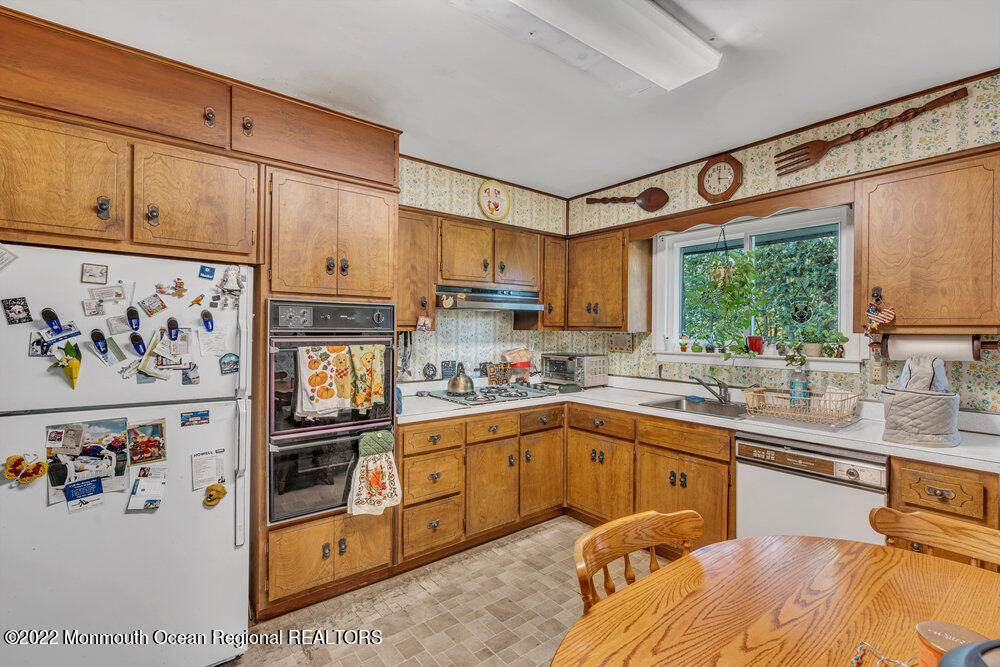 82 Newbury Road Howell, NJ 07731 - Photo 17 of 29 017_dsc08315