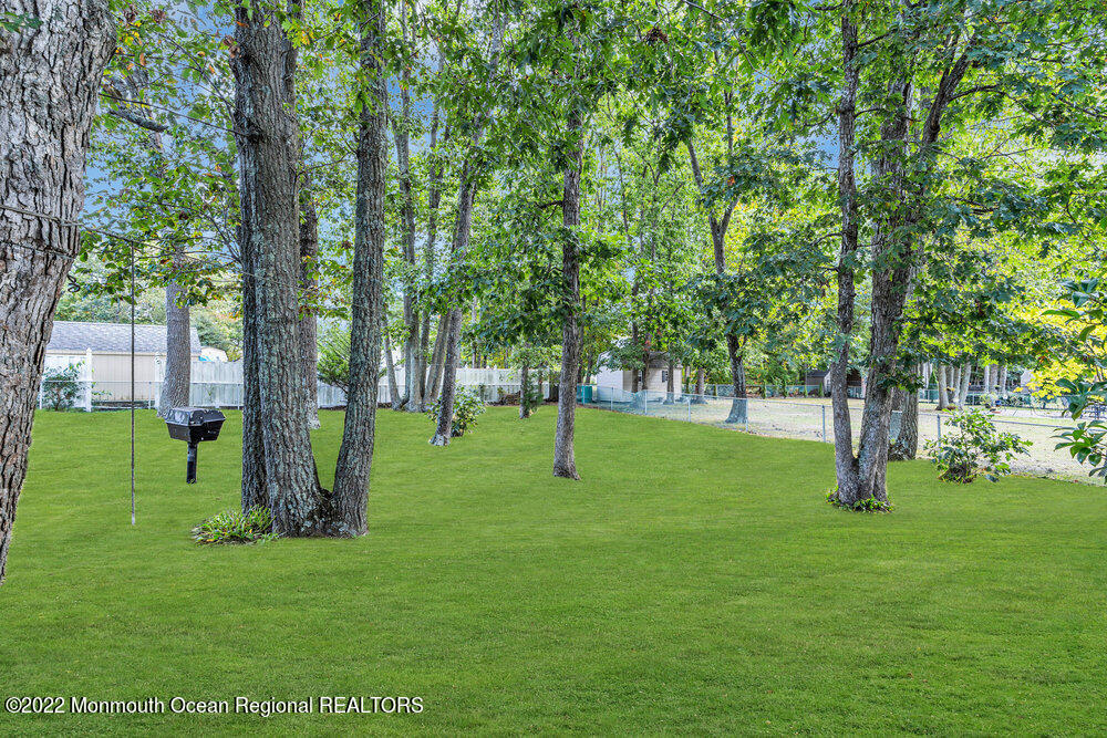 82 Newbury Road Howell, NJ 07731 - Photo 27 of 29 027_dsc08378-1