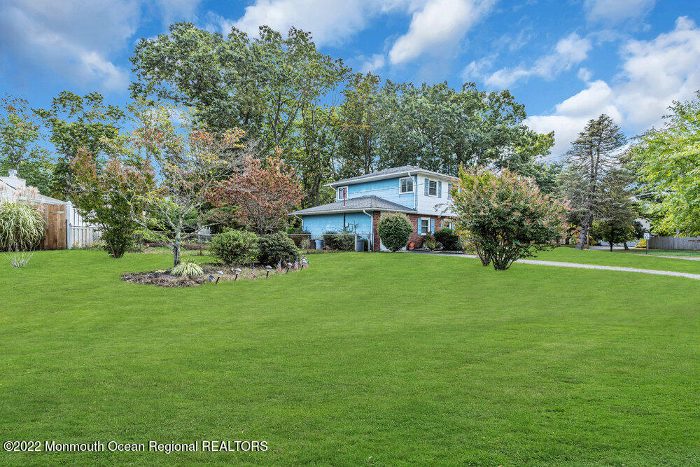 82 Newbury Road Howell, NJ 07731 - Photo 29 of 29 029_dsc08408.jpg-1