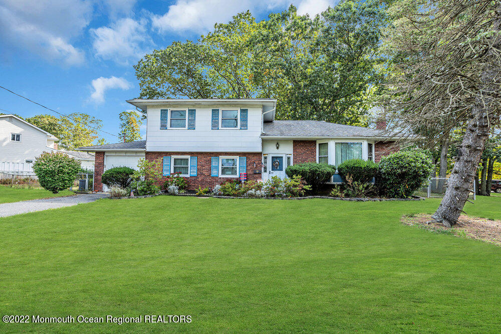 82 Newbury Road Howell, NJ 07731 - Photo 6 of 29 006_dsc08393-1