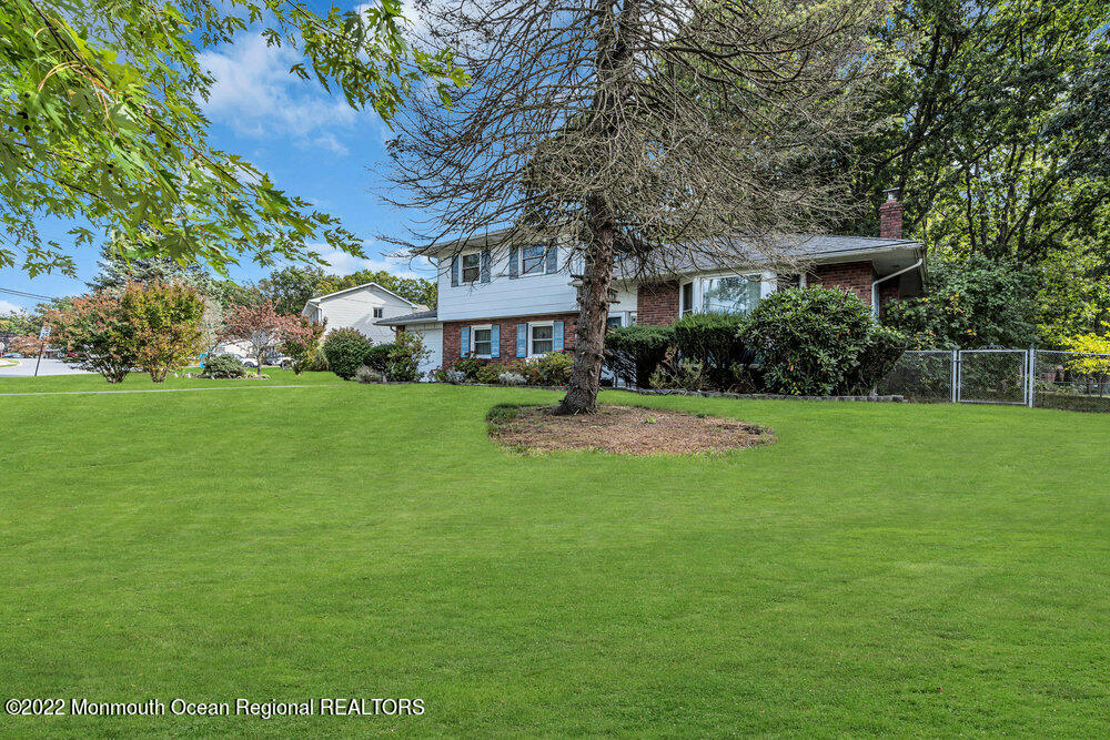 82 Newbury Road Howell, NJ 07731 - Photo 7 of 29 007_dsc08398-1