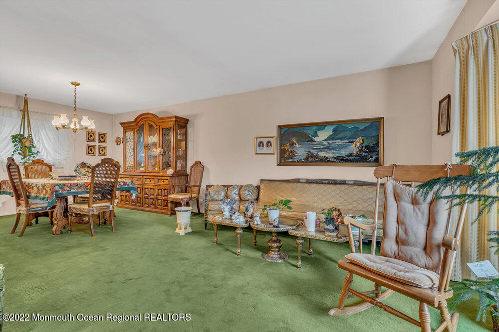 82 Newbury Road Howell, NJ 07731 - Photo 10 of 29 010_dsc08275