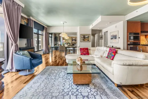 $795,000 | 645 Front Street, Unit 1604, San Diego, CA 92101