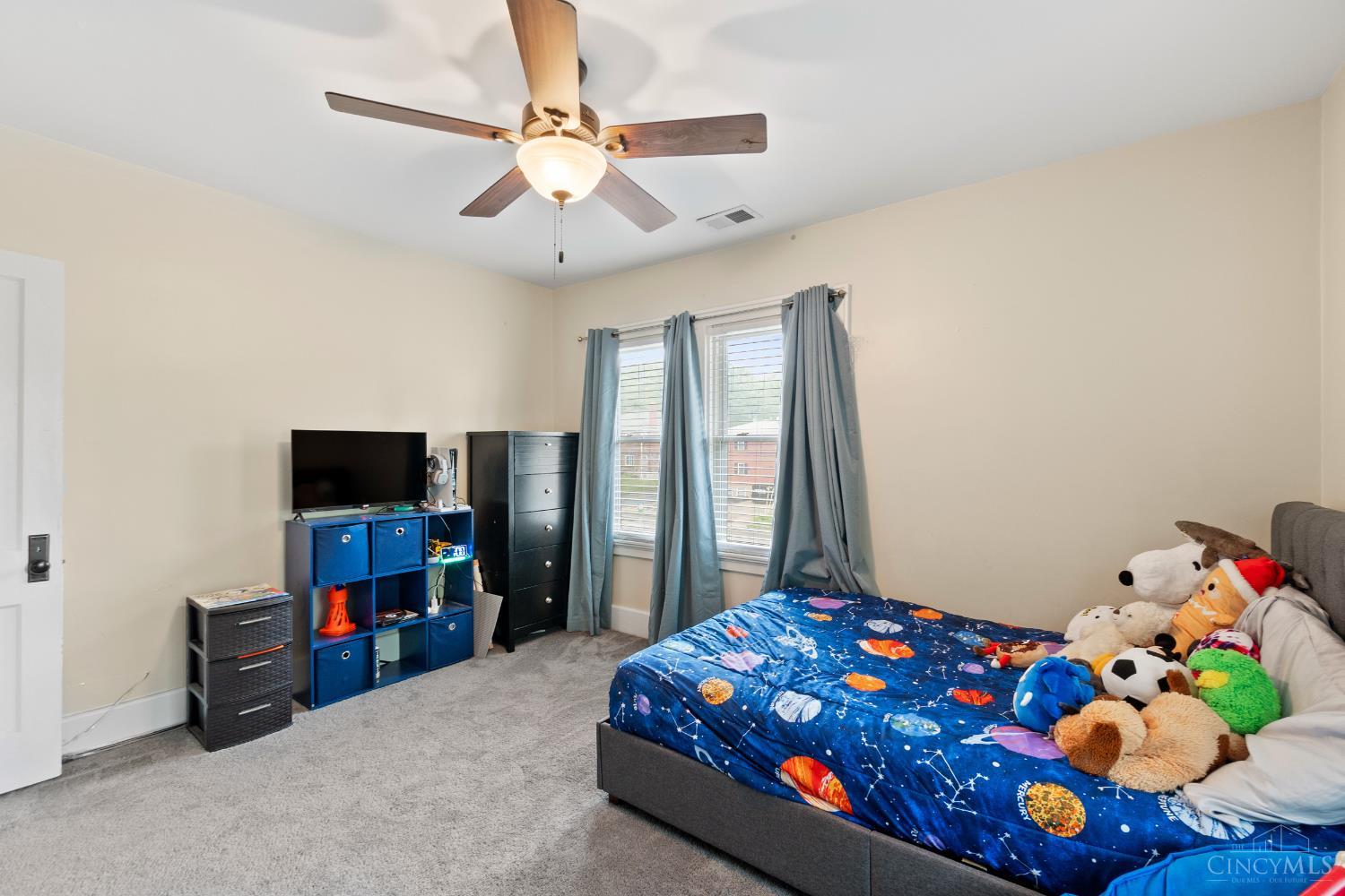 6424 Montgomery Road Cincinnati, OH 45213 - Photo 32 of 46