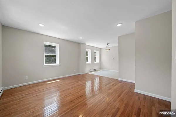 $2,575 | 345 Hudson Street, Unit 3, Hackensack, NJ 07601