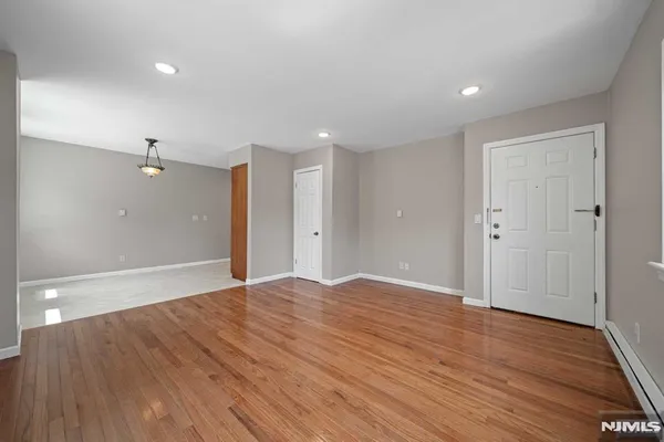 $2,575 | 345 Hudson Street, Unit 3, Hackensack, NJ 07601