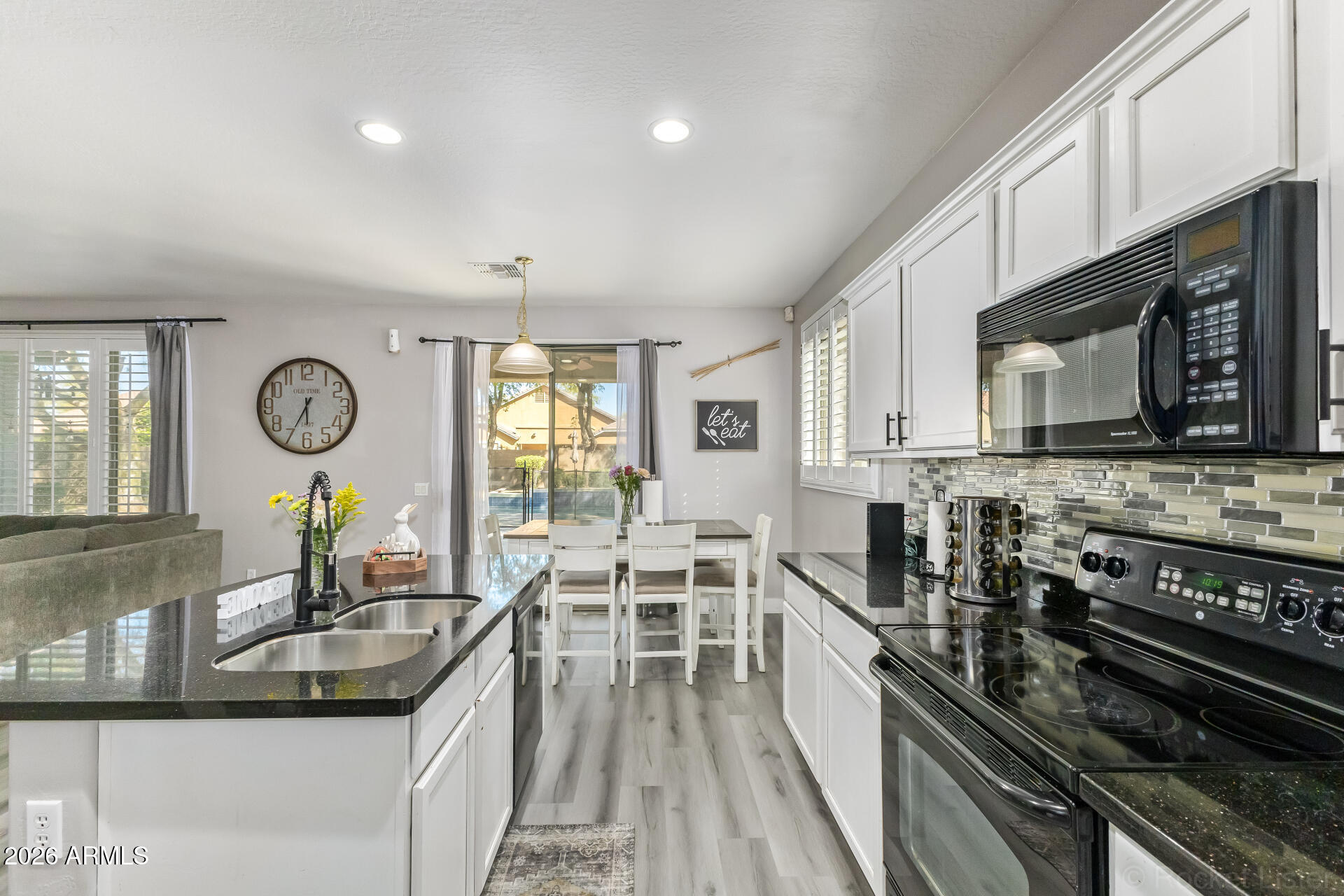 14250 West Wethersfield Road Surprise, AZ 85379 - Photo 12 of 38 12 - Wethersfield