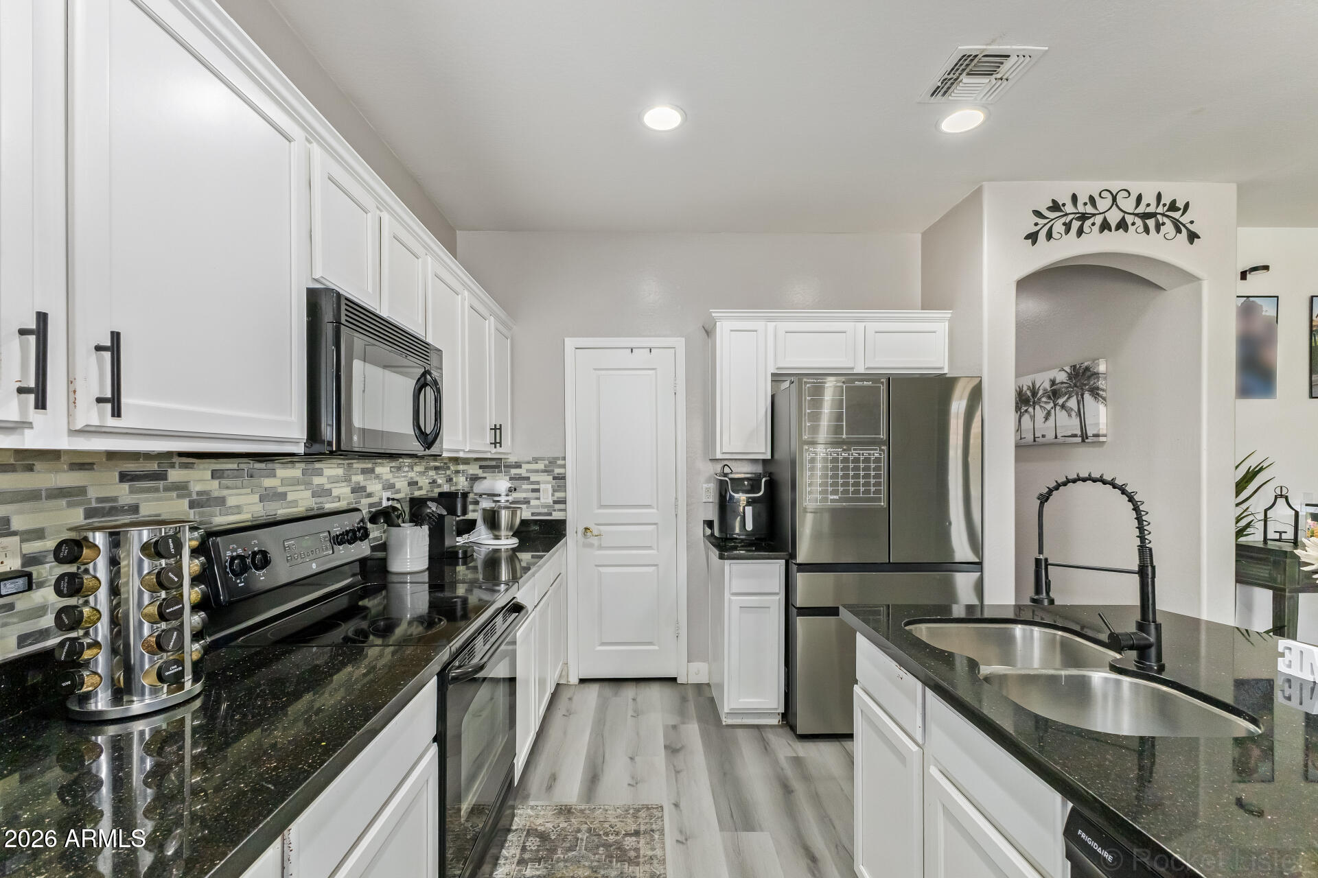 14250 West Wethersfield Road Surprise, AZ 85379 - Photo 13 of 38 13 - Wethersfield
