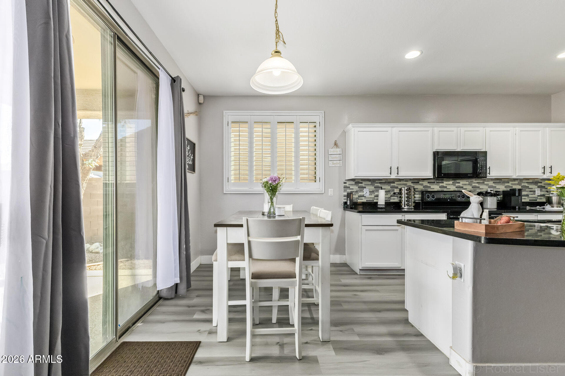 14250 West Wethersfield Road Surprise, AZ 85379 - Photo 10 of 38 10 - Wethersfield