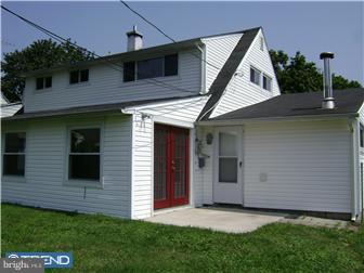 11 Petunia Road Levittown, PA 19056 - Photo 11 of 12 Exterior Back
