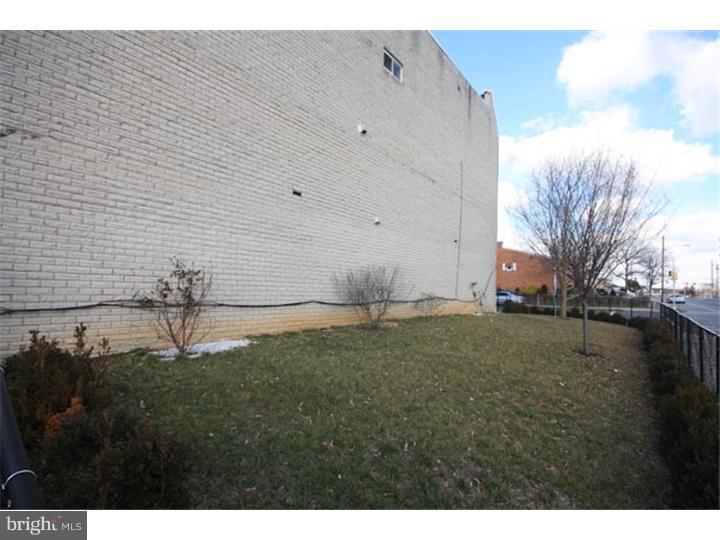 3368 Fairdale Road Philadelphia, PA 19154 - Photo 2 of 25 Exterior Side