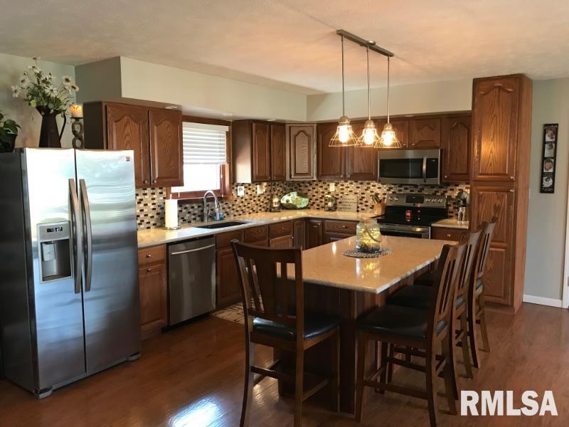 439 Coral Road Colchester, IL 62326 - Photo 2 of 19 Gallery Image 2